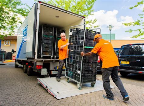 Ah Doneert Containers Vol Aan De Voedselbank Breda Bndestemnl