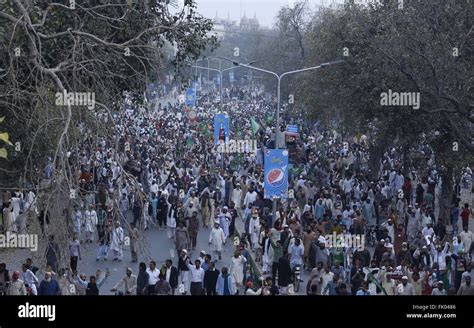 Pakistani Supporters Of Religious Group Pakistan Sunni Tehreek Chant