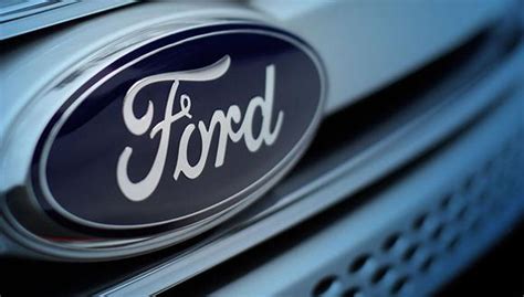 Ford retira 49 000 vehículos eléctricos Mach E en EE UU por posibles