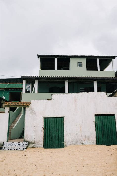 Facade of an Old House on the Beach · Free Stock Photo