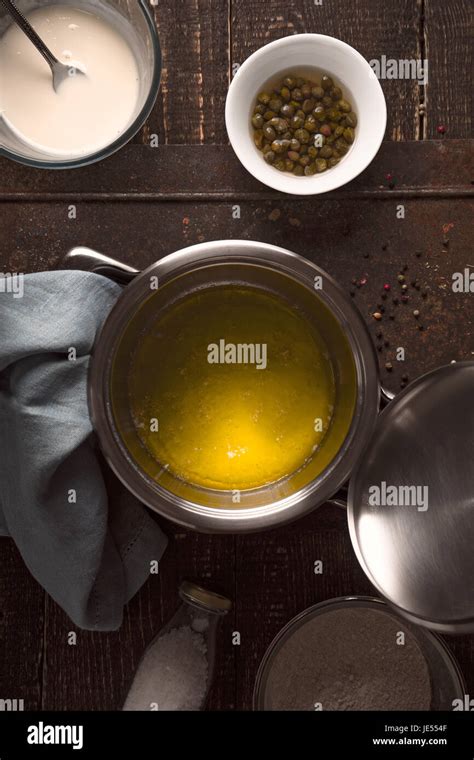 Veloute Hi Res Stock Photography And Images Alamy