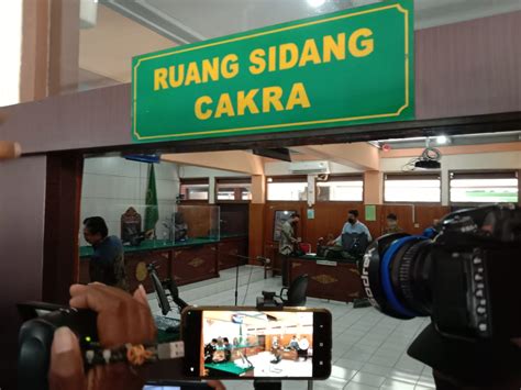 Terdakwa JEP Hadir Secara Virtual Pada Sidang Tuntutan Kasus Kekerasan