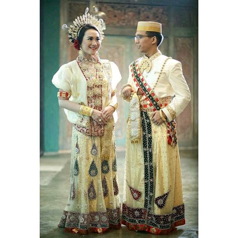 18 Ide Istimewa Baju Adat Tercantik Di Indonesia