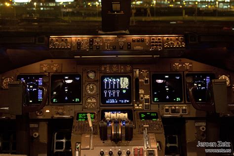 Klm Boeing 747 400 Cockpit Jeroen Zetz Flickr