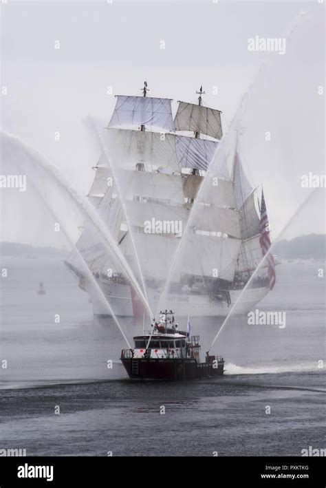 Uscgc Eagle Wix 327 Hi Res Stock Photography And Images Alamy