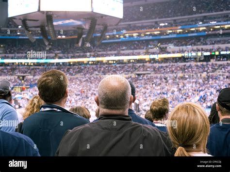 Massive Crowd Hi Res Stock Photography And Images Alamy