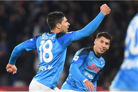 Il Napoli Non Si Ferma Pi Battuta La Roma Tiscali Sport