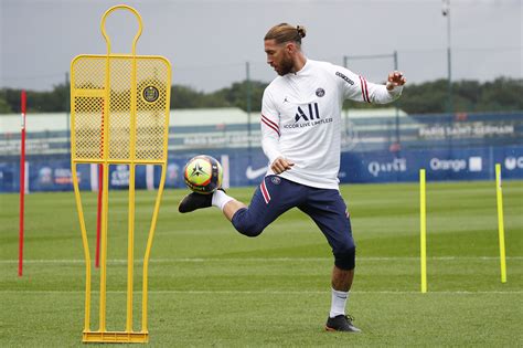 Le premier entraînement de Sergio Ramos Paris Saint Germain