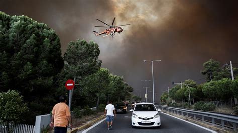 El Gobierno Griego Confirma 20 Muertos En Incendios Activos Que Rodean