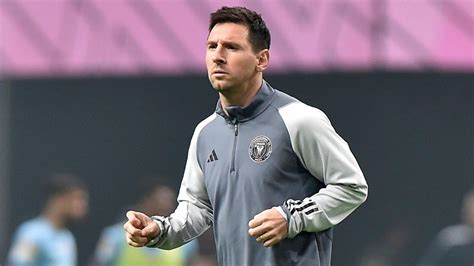 Ronaldo Vs Messi কিংবদন্তিদের দ্বৈরথ অধরা রোনাল্ডো থাকলেন বাইরেই