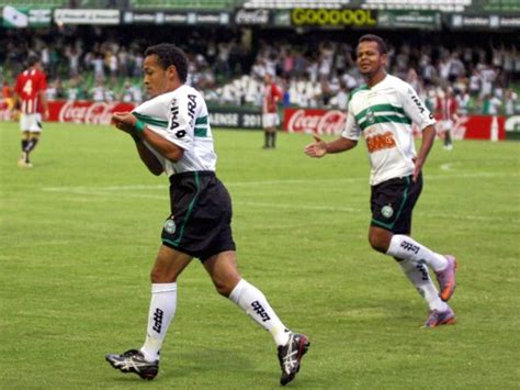 Últimas Notícias Do Coxa Cfc Coxa Vence E Fica A Um Ponto Do Título