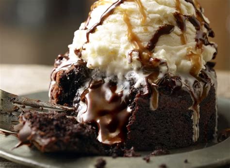 10 Steakhouse Chains That Serve The Best Dessert