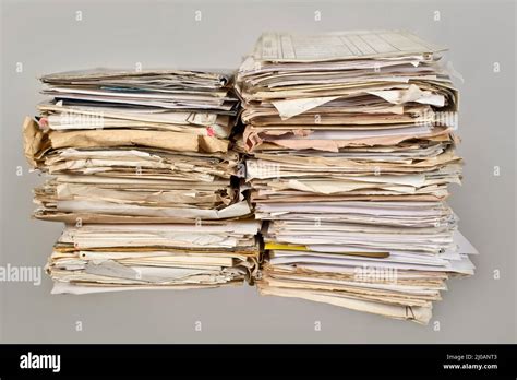 Old newspaper stack hi-res stock photography and images - Alamy