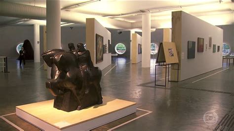 Exposição na Oca do Parque do Ibirapuera reúne 750 obras de artistas