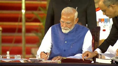 Narendra Modi Takes Oath As Prime Minister Of India Third Time See Photo Detail Marathi News