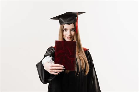 Estudiante Con Diploma En Toga De Graduaci N Y Gorra Lista Para