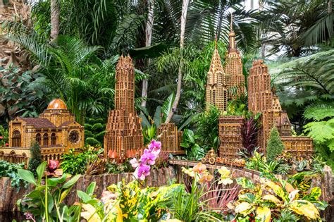 NYC's New York Botanical Garden Holiday Train Show Returns for its 26th ...