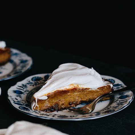 Cookie Crust Pumpkin Pie With Salted Caramel And 7 Minute Frosting