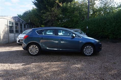 VAUXHALL ASTRA 1 4 EXCITE BLUE 2014 Getabettercar Getabettercar