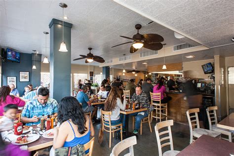 Breakfast Bar's Bustling Brunch Scene in Long Beach, Saturday 10 A.M. - Eater LA