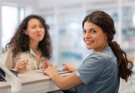 Apotheker Bei Der Arbeit Kostenlose Foto