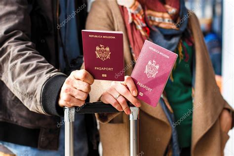 Identificaci N Del Pasaporte Biom Trico Moldavo Rojo Para Viajar Por