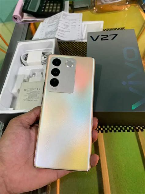 99 VIVO V27 5G Ram 8 256gb Gold Like New Super Mulus Segel Full Ori