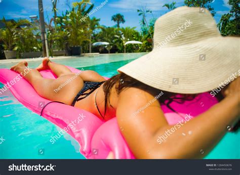 Young Attractive Sexy Woman Bikini Lying库存照片1284450676 Shutterstock