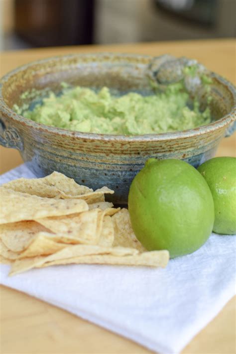 4 Ingredient Simple Guacamole Easy Guacamole Guacamole 4 Ingredients