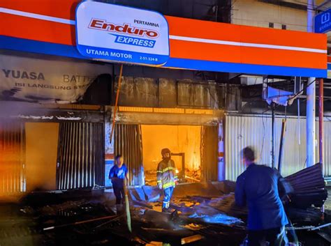 Bengkel Utama Motor Hangus Terbakar Kerugian Ditaksir Capai Rp Miliar