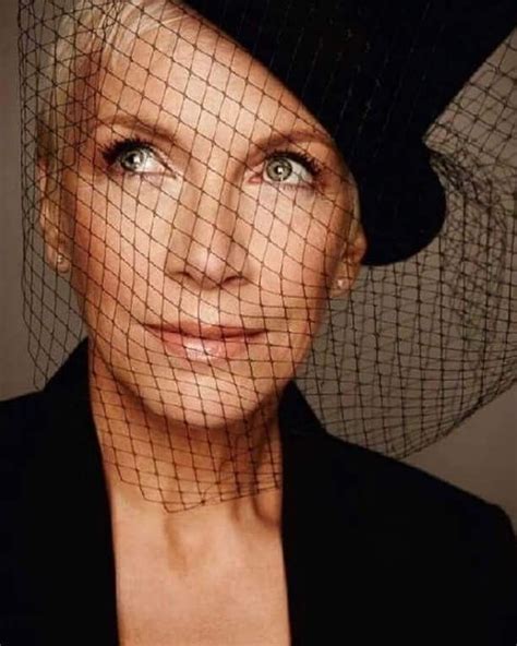 Annie Lennox Whitehead Performance Artist Cultural Stunning Women