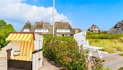 Landhausgarten Idee Strandkorb Sitzgruppe Auf Der Terrasse