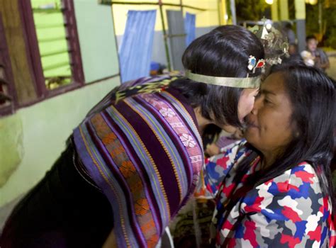 Mengenal Tradisi Cium Hidung Di Sumba Yang Unik Trip Sumba