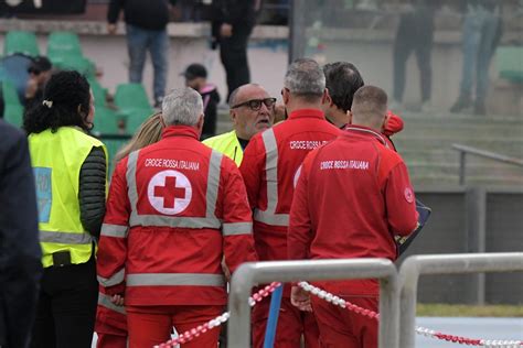 Dopo I Fatti Di Cosenza Trasferta Vietata Ai Tifosi Del Palermo