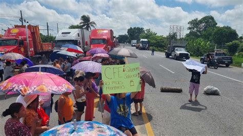 Bloqueo En Carretera Villahermosa Frontera Deja Turistas Varados En Tabasco