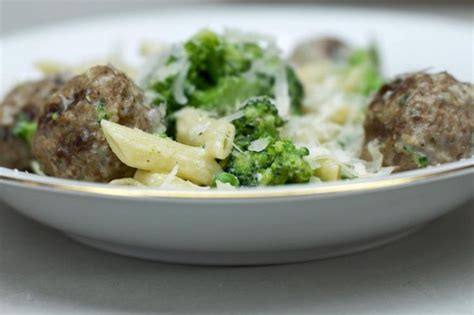 Penne Met Gegrilde Gehaktballetjes En Broccoli Dagelijkse Kost