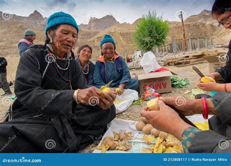 Ladakhi Women Preparing Food, Ladakh, India Editorial Photography - Image of himalaya, celebrate ...