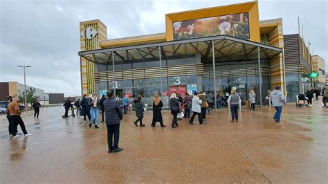 Le centre commercial Carrefour du Grand Évreux évacué pendant 2 heures