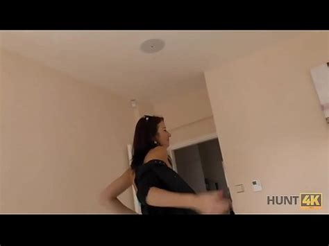 HUNT4K La aventurera Denisse está feliz de tener sexo por dinero en Praga XVIDEOS