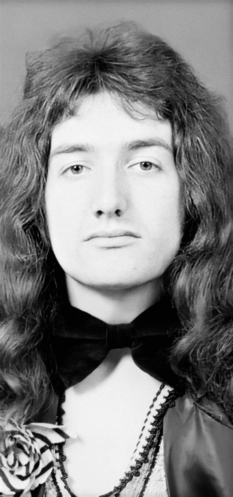 Pin By Carmen Laura 6 On Queen ️1971 1991 John Deacon Deacon Queen