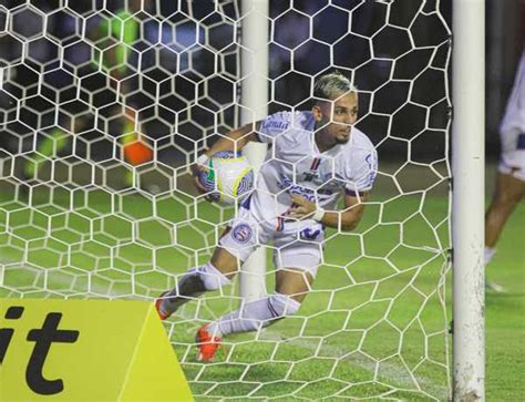 Análise mudanças de Rogério Ceni tiram o Bahia do buraco em clássico e