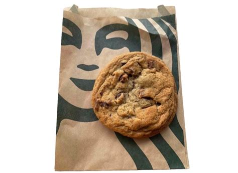 I Tried 5 Fast-Food Chocolate Chip Cookies: This Was the Best