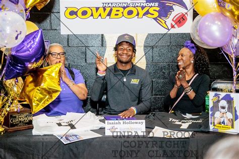 Isaiah Holloway Signing A Letter Of Intent With Hardin Simmons 3292022