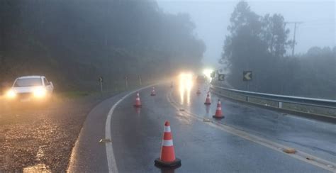 Sc Em Urubici Apresenta Rachaduras E Trecho Parcialmente