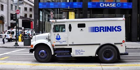 An Armored Bank Trunk Dumped 600000 In Cash Onto A Highway And People