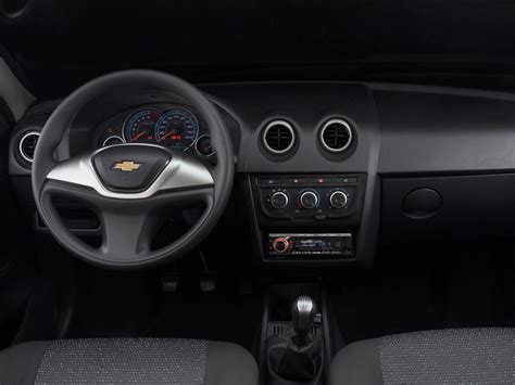 Chevrolet Celta 2012 a 2015 versões preços equipamentos e ficha técnica