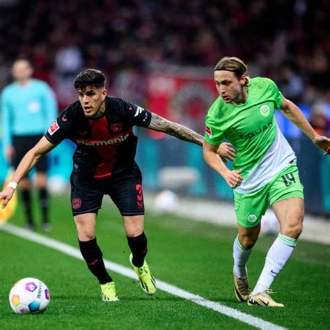 Bayer Leverkusen con Piero Hincapié de titular derrotó 2 0 al