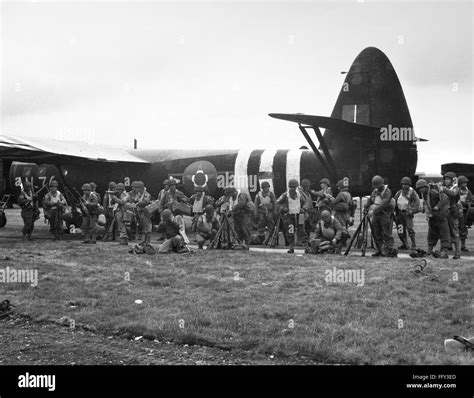 WORLD WAR II AIR FORCE NMembers Of The 439th Troop Carrier Group