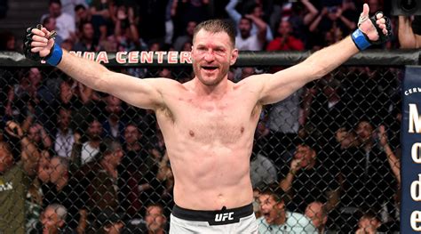 Ufc Stipe Miocic Knocks Out Daniel Cormier To Regain Ufc Title