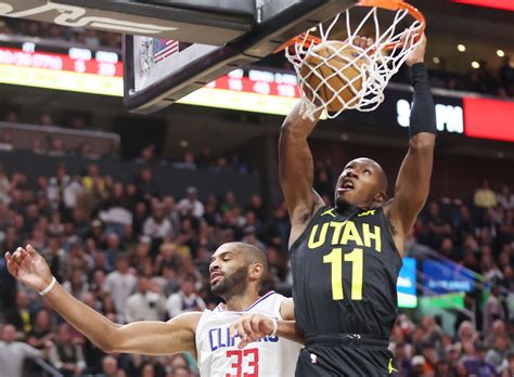 Dunn Rises For Two Handed Slam As Utah Jazz Take On Heat